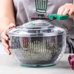 Salatschleuder mit Stopp-Taste