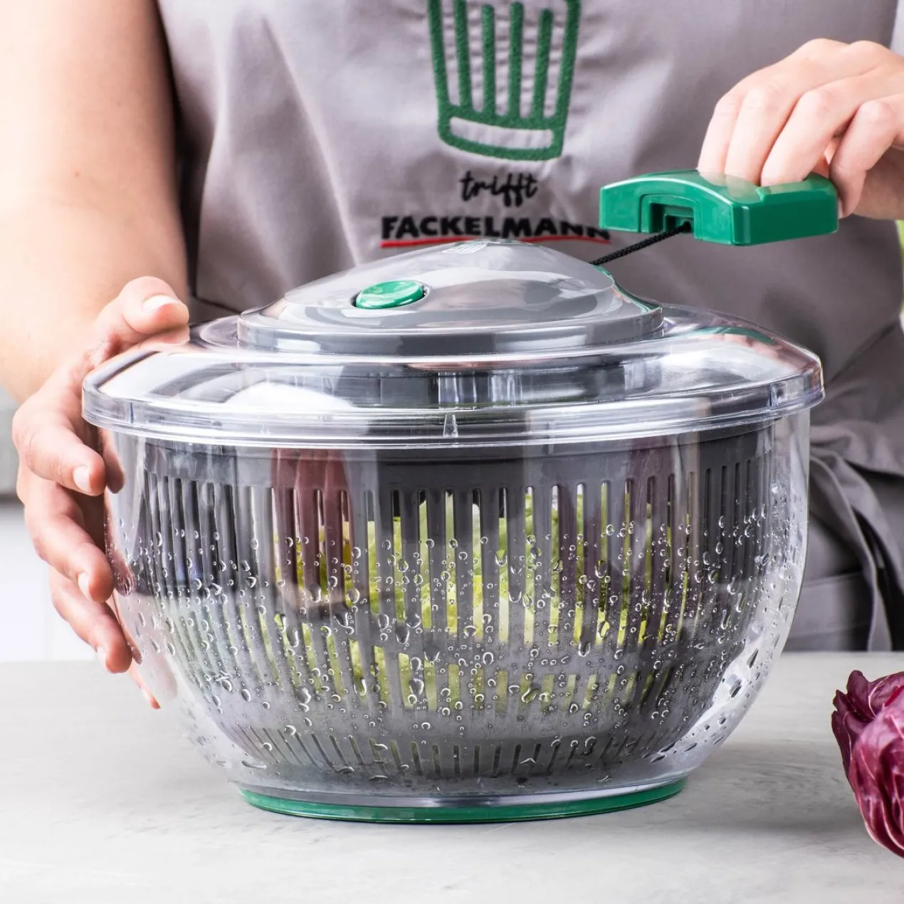 Salatschleuder mit Stopp-Taste