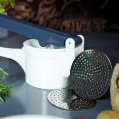 Spätzlepresse mit 3 Lochscheiben #easyprepare, 4-teilig