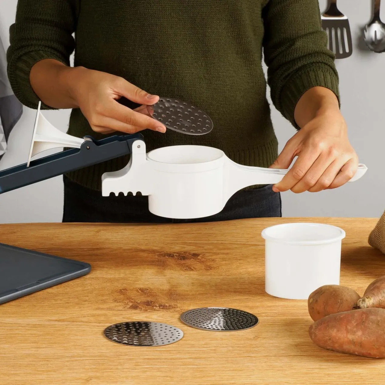 Spätzlepresse mit 3 Lochscheiben #easyprepare, 4-teilig