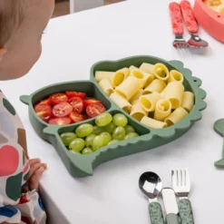 Teller mit Saugnapf Mini Cooking, Dino, unterteilt, Silikon